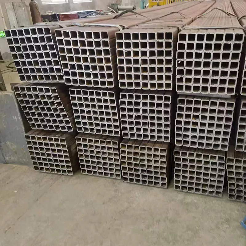 बाक्लो कालो आयताकार ट्यूब